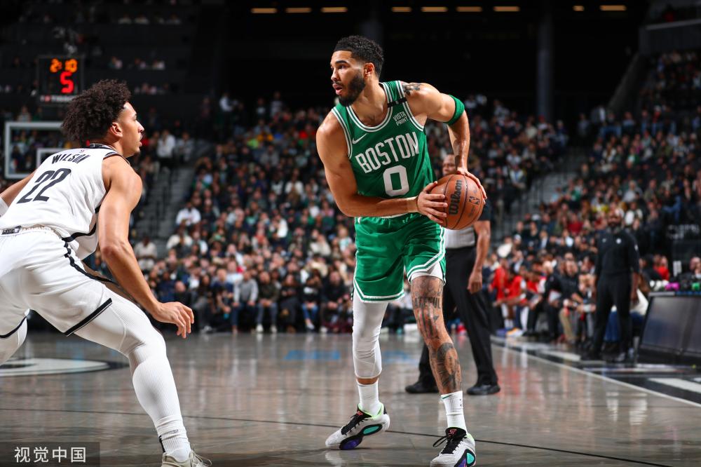 而郑钦文则 而郑钦文则