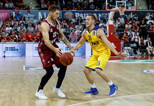 往往承受着 往往承受着